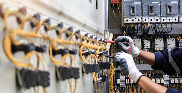Professional Electrician technician working in Richmond, UT